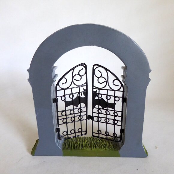 NEW 6.5” HALLOWEEN RESIN GLOW IN DARK CEMETERY ARCH TOMBSTONE HEADSTONE FIGURES - Picture 5 of 15